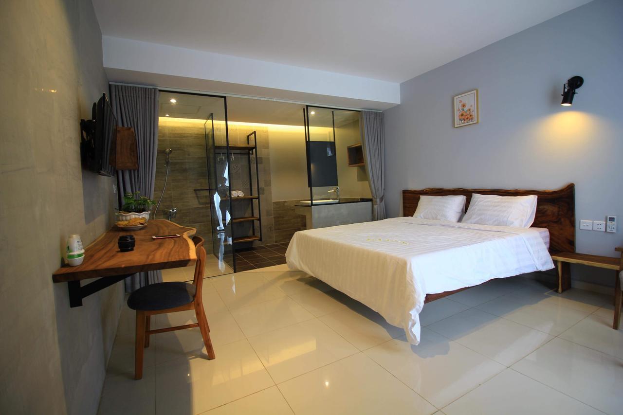 Bk Hotel Phnom Penh Exterior foto