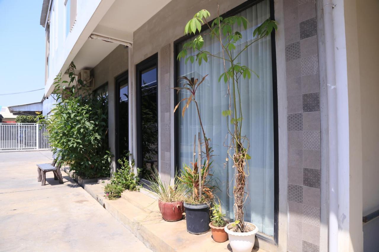 Bk Hotel Phnom Penh Exterior foto